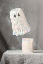 Ghost Fresh White Tonka & Santal Cheena Glass Cloche Candle - thumbnail 1