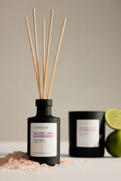 La Bougie Salted Lime & Ambergris Candle - thumbnail 3