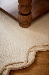 Tufted Wool Scalloped Border Rug - thumbnail 7