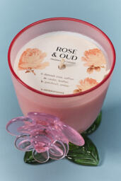Pauline Floral Rose & Oud Glass Rose Candle - thumbnail 3