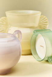 Daphne Floral Sundrenched Magnolia Glass Candle - thumbnail 2