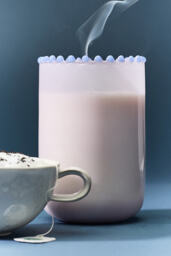 Dotted Rim Gourmand Earl Grey Foam Glass Candle - thumbnail 2
