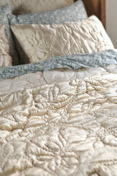 Silky Floral Stitched Quilted Bedspread - thumbnail 2