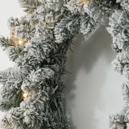 HOMCOM Christmas Wreaths for Front Door for Front Door with LED Lights, Pine Cones, 60cm Pre-Lit Wreath for Windows, Wall, Green - Aosom UK - thumbnail 9