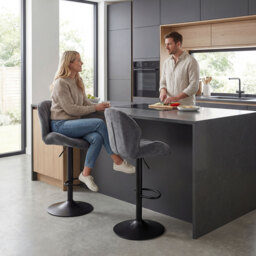HOMCOM Bar Stools Set of 2, Swivel Barstools with Back, Adjustable Height and Footrest for Kitchen Island, Dining Room, Grey - thumbnail 2