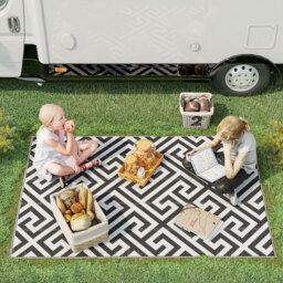 Outsunny Reversible Outdoor Mat: Portable Plastic Straw Rug for RVs, Gardens & Decks, Black & White, 121x182 cm - Aosom UK - thumbnail 2