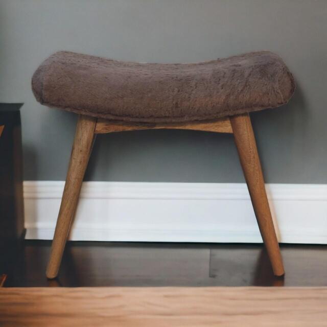 Solid Mango Wood Upholstered Curved Bench with Nordic Legs, Boucle-Style Faux Fur Seat for Living Room, 40L x 63W x 52H cm, Brown - Aosom UK - image 1
