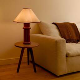 Heath Table Lamp in Port Red Port Red / 2200K - thumbnail 2