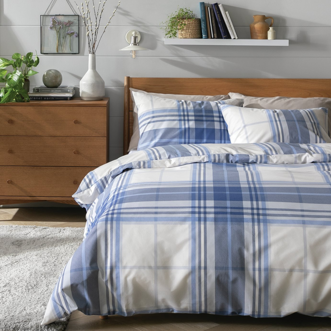 Argos Home Printed Check Blue & White Bedding Set - Single - image 1