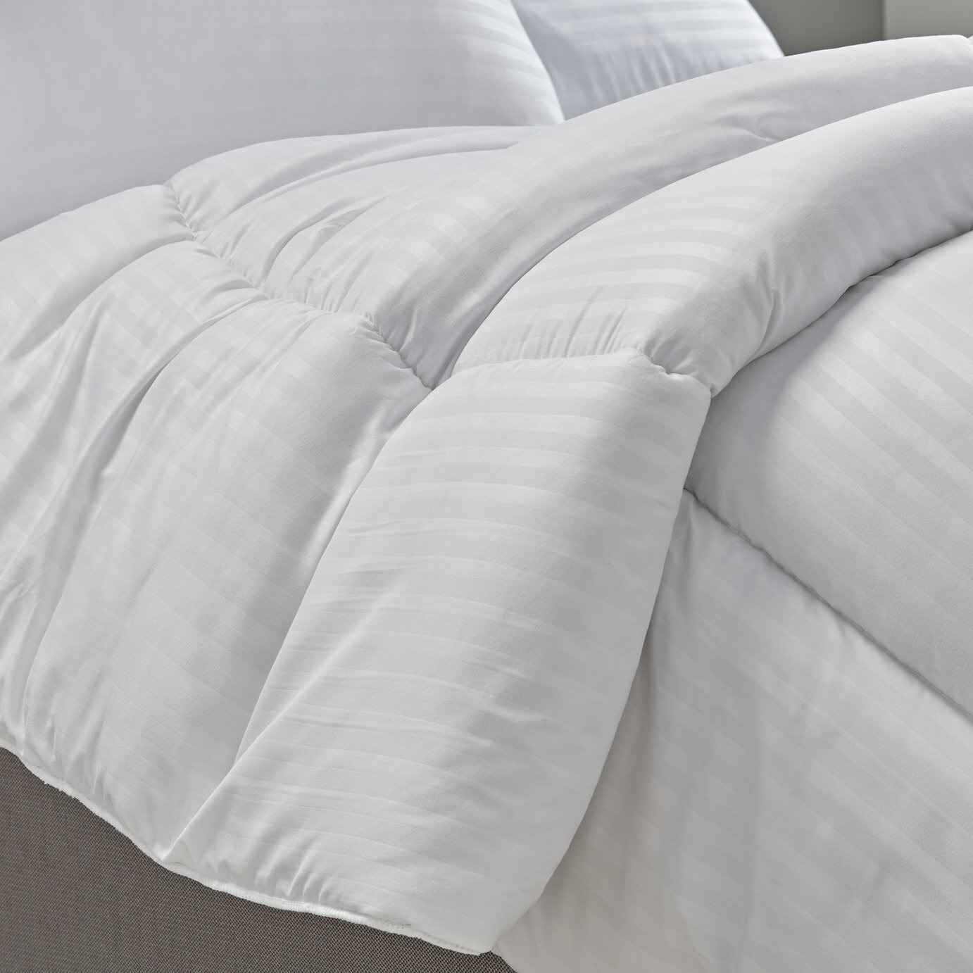 Cosmo Living 10.5 Tog Duvet - Double - image 1