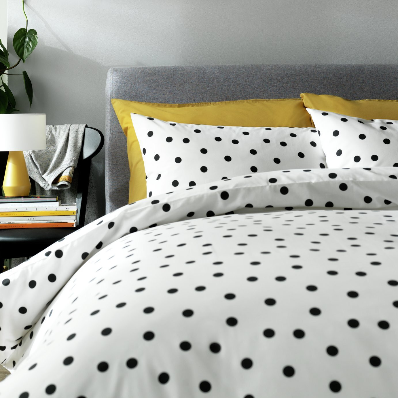 Argos Home Monochrome Spots White &Black Bedding Set -Single - image 1