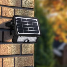 Luceco 5W Solar PIR Outdoor Floodlight - thumbnail 1