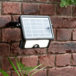 Luceco 5W Solar PIR Outdoor Floodlight - thumbnail 2