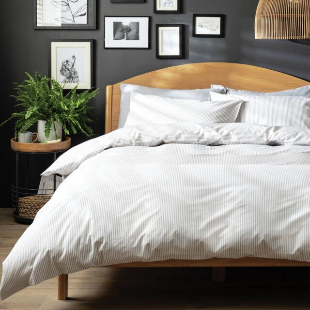 Habitat Stripe White & Grey Bedding Set - Double - image 1