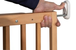 Cuggl Natural Wooden Extending Safety Gate - thumbnail 2