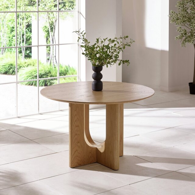 Julian Bowen Cellini 4 Seater Round Dining Table - Oak Effect - image 1