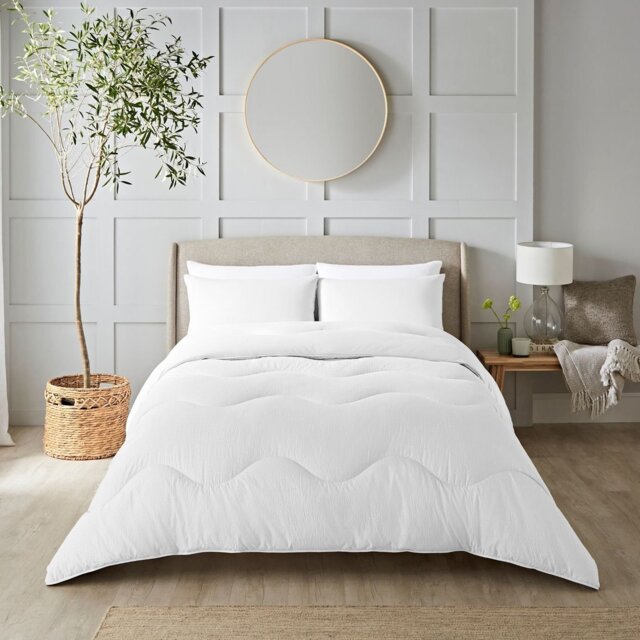 Night Lark Seersucker Coverless 4.5 Tog Duvet Set - Single - image 1