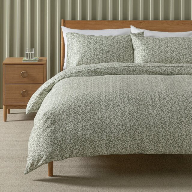 Argos Home Floral Print Soft Green Bedding Set - Single - image 1