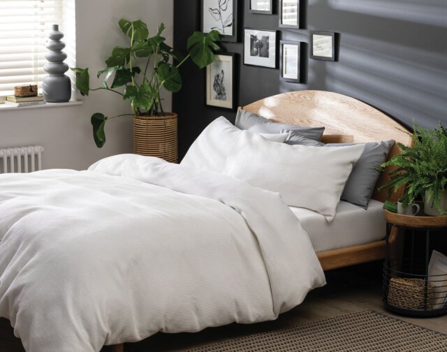 Habitat Cotton Waffle Plain White Bedding Set - Kingsize - image 1