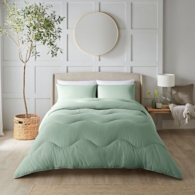 Night Lark Seersucker Coverless 4.5 Tog Duvet Set - Single - image 1