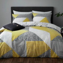 Catherine Lansfield Larsson Geo Ochre Bedding Set - Kingsize