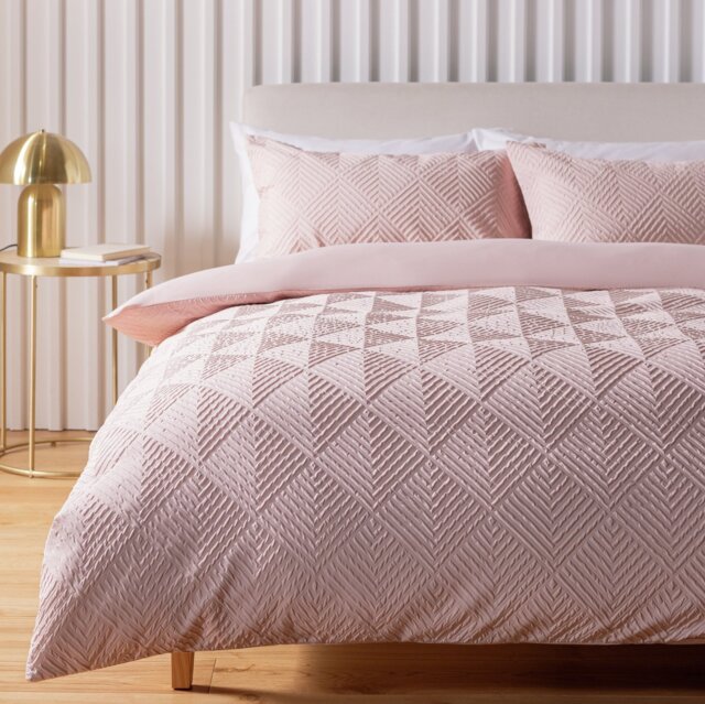 Argos Home Embossed Texture Pink Bedding Set - Single - image 1