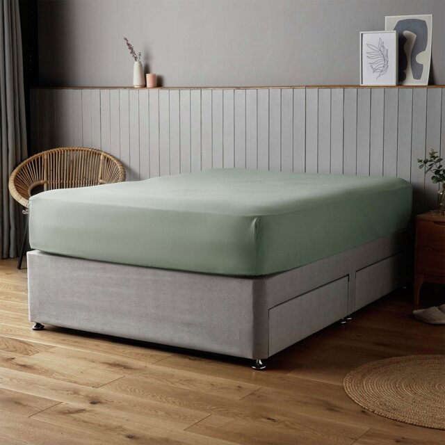 Silentnight Supersoft 28cm Sage Green Fitted Sheet - King - image 1