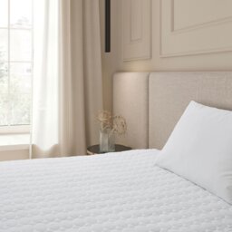 The Fine Bedding Company Quilted Luxury Mattress Protector