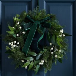 Habitat White Berry And Green Bow Faux Christmas Wreath - thumbnail 2