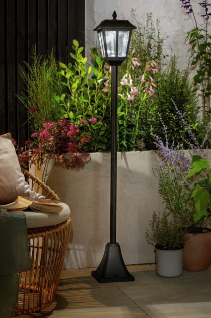 Argos Home Metro Solar Lamp Post - Black - image 1