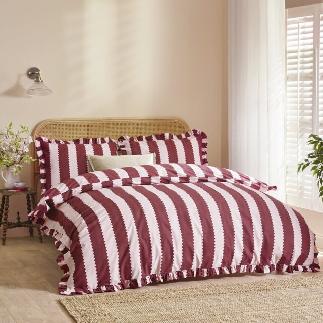 Wylder Birdie Stripe Ruffle Burgundy Bedding Set -Double - image 1