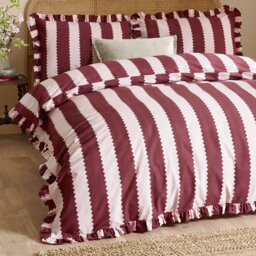 Wylder Birdie Stripe Ruffle Burgundy Bedding Set -Double - thumbnail 2