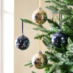 Habitat Pack of 4 Shatterproof Christmas Bauble - thumbnail 1