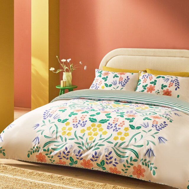 Habitat Placement Floral White Bedding Set - Superking - image 1