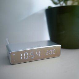 Menkind RED5 Wireless Charging Alarm Clock Silver - thumbnail 2