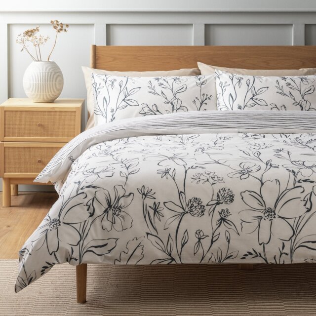 Argos Home Loose Linear Floral White Bedding Set - Superking - image 1
