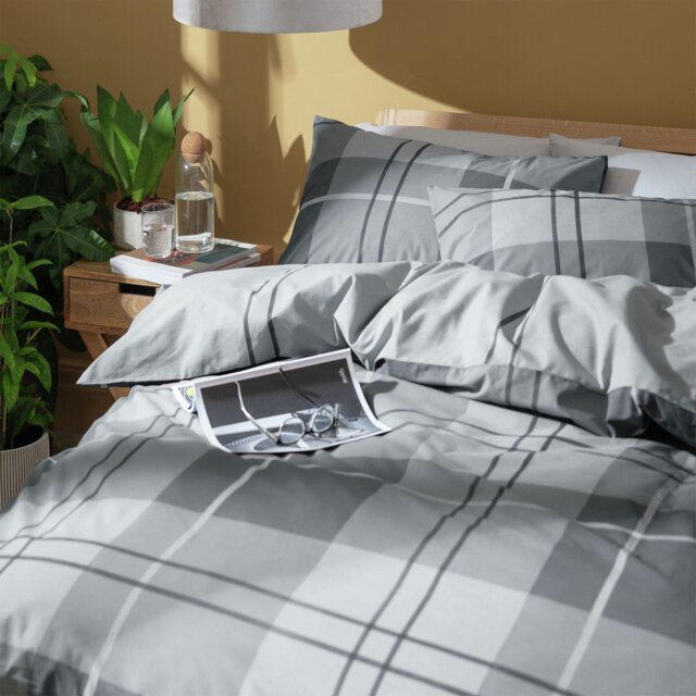 Habitat Check Charcoal Grey Bedding Set - Single - image 1