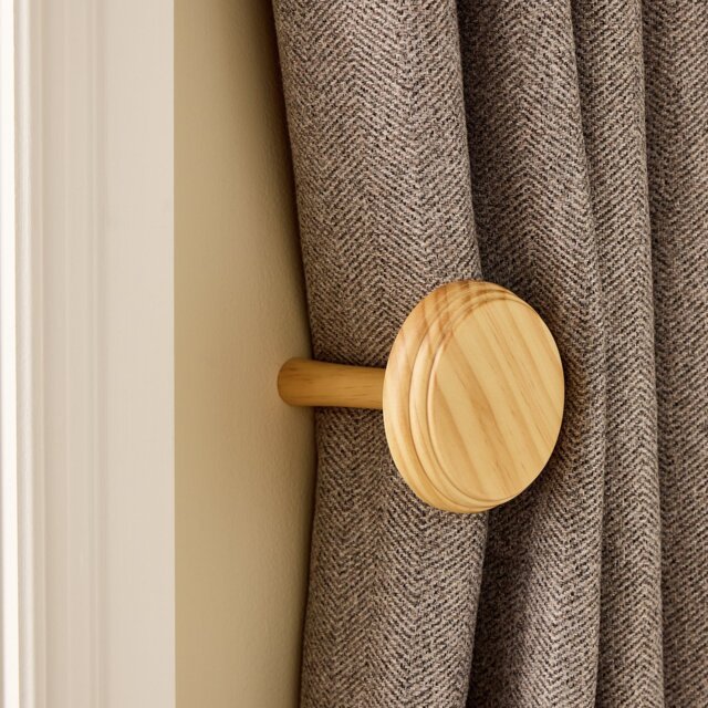 Argos Home 2 Pack Wood Curtain Holdback - Natural - image 1