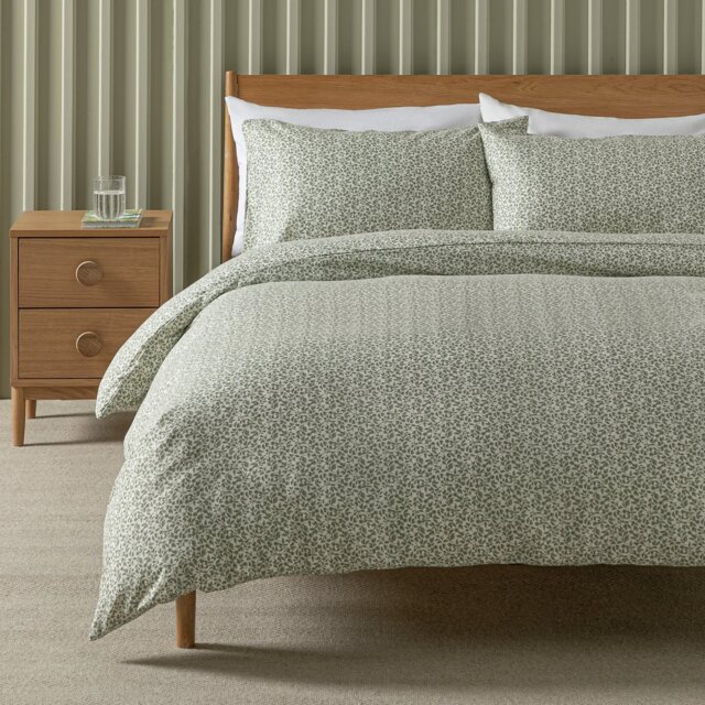 Argos Home Floral Print Soft Green Bedding Set - Double - image 1
