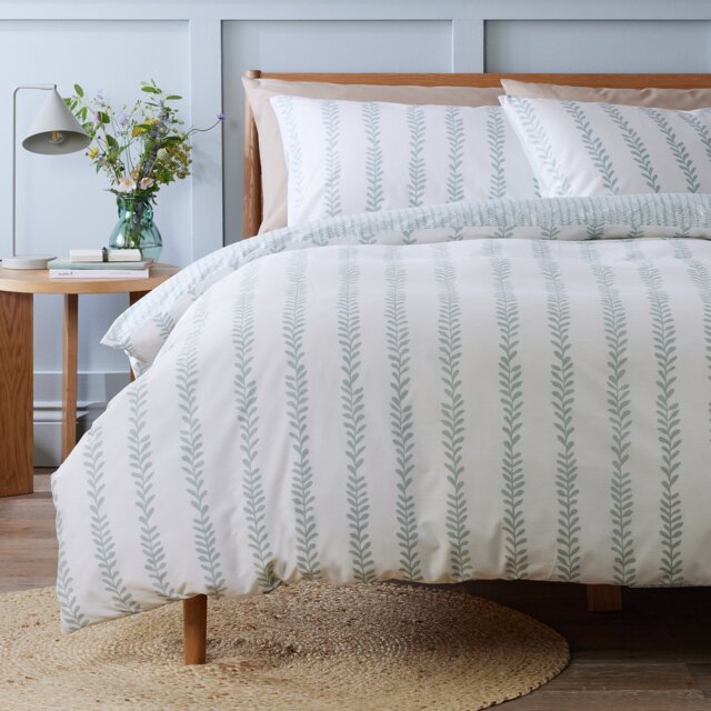 Argos Home Leaf Stripe Green Bedding Set - Double - image 1