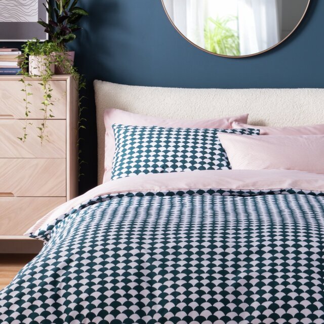 Habitat Cotton Scallop Teal Reversible Bedding Set-Superking - image 1