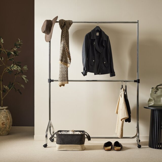 Argos Home Heavy Duty 4 Feet Clothes Rail - Chrome - image 1
