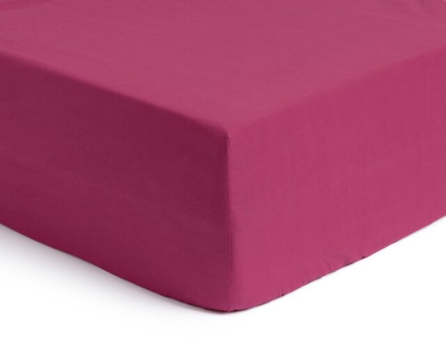 Habitat Cotton Rich 180 TC Plain Berry Fitted Sheet - Double - image 1