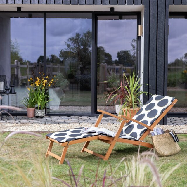 Argos Home Folding Wooden Sun Lounger - Black & White - image 1