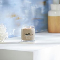 Yankee Signature Medium Scented Candle - Amber & Sandalwood