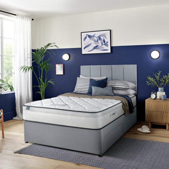 Silentnight Marlow Ultragel 1000 Pkt Kingsize 2 Drawer Divan Bed - Light Grey - image 1