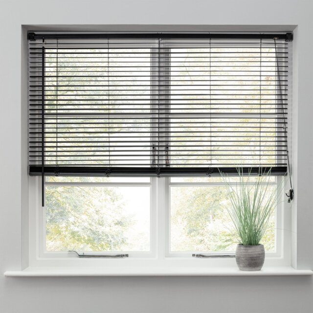 Argos Home Plastic Jet Black Venetian Blind - 90cm - image 1