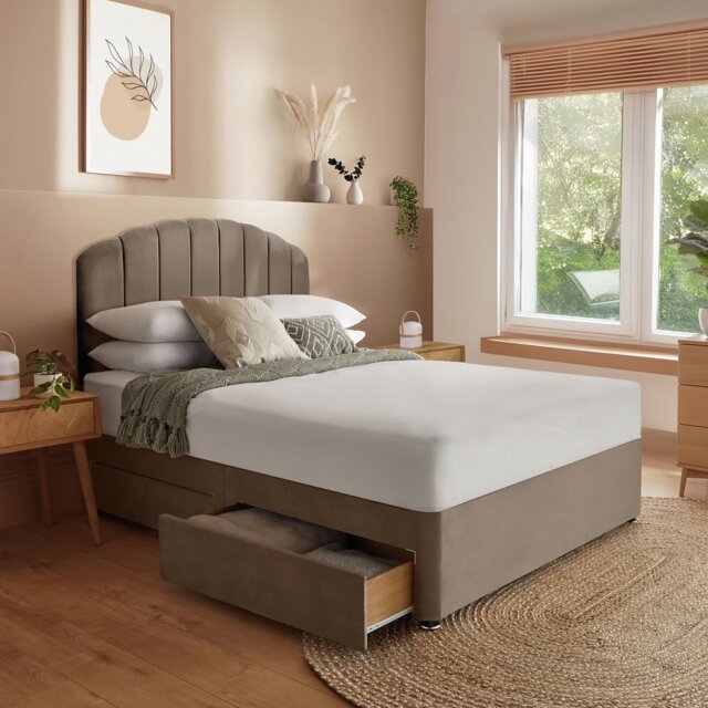 Silentnight Middleton Kingsize 4 Drawer Divan Bed - Mink - image 1