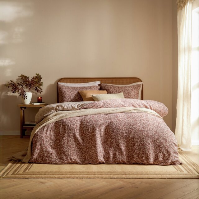 Yard Perrie Leaf Cinnamon Bedding Set - Double - image 1