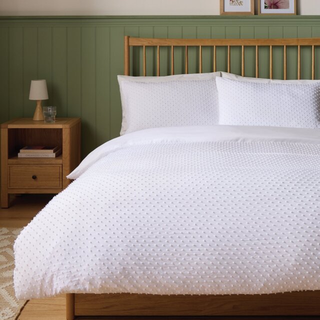 Argos Home Embroidered Dot White Bedding Set - Single - image 1